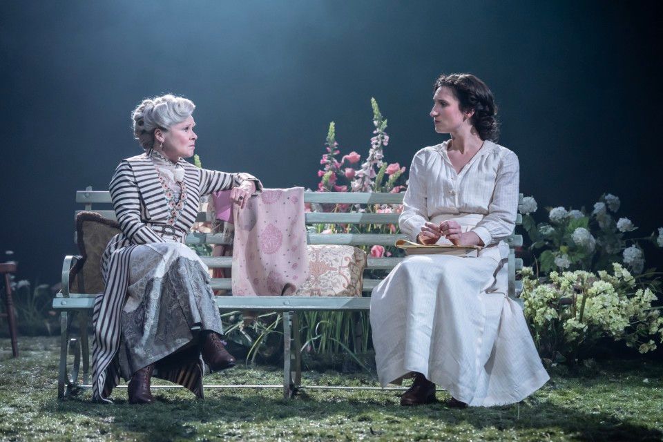Imelda Staunton (Mrs Kitty Warren), Bessie Carter (Vivie Warren) 2 - credit Johan Persson