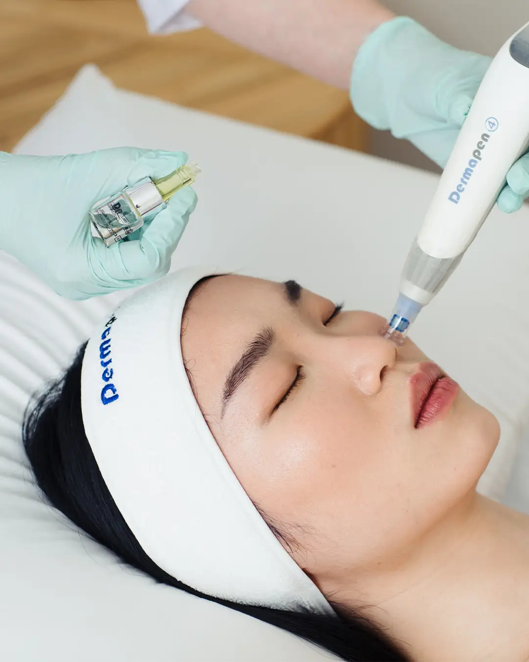 Microneedling with dermapen
