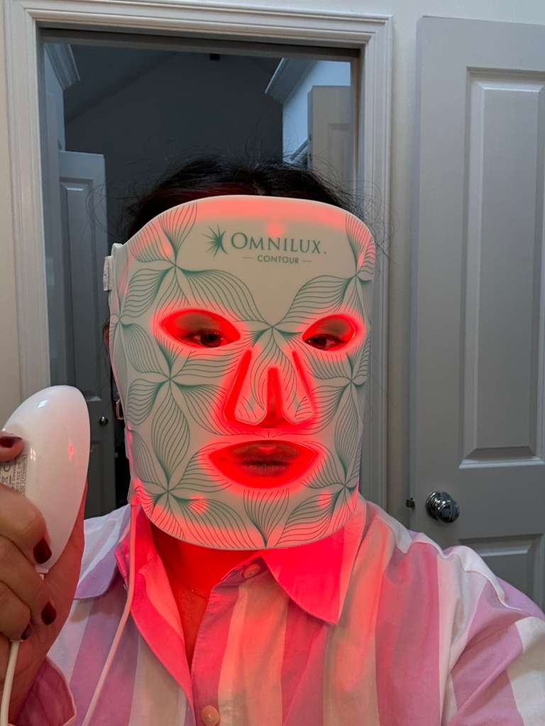 Testing Omnilux face mask