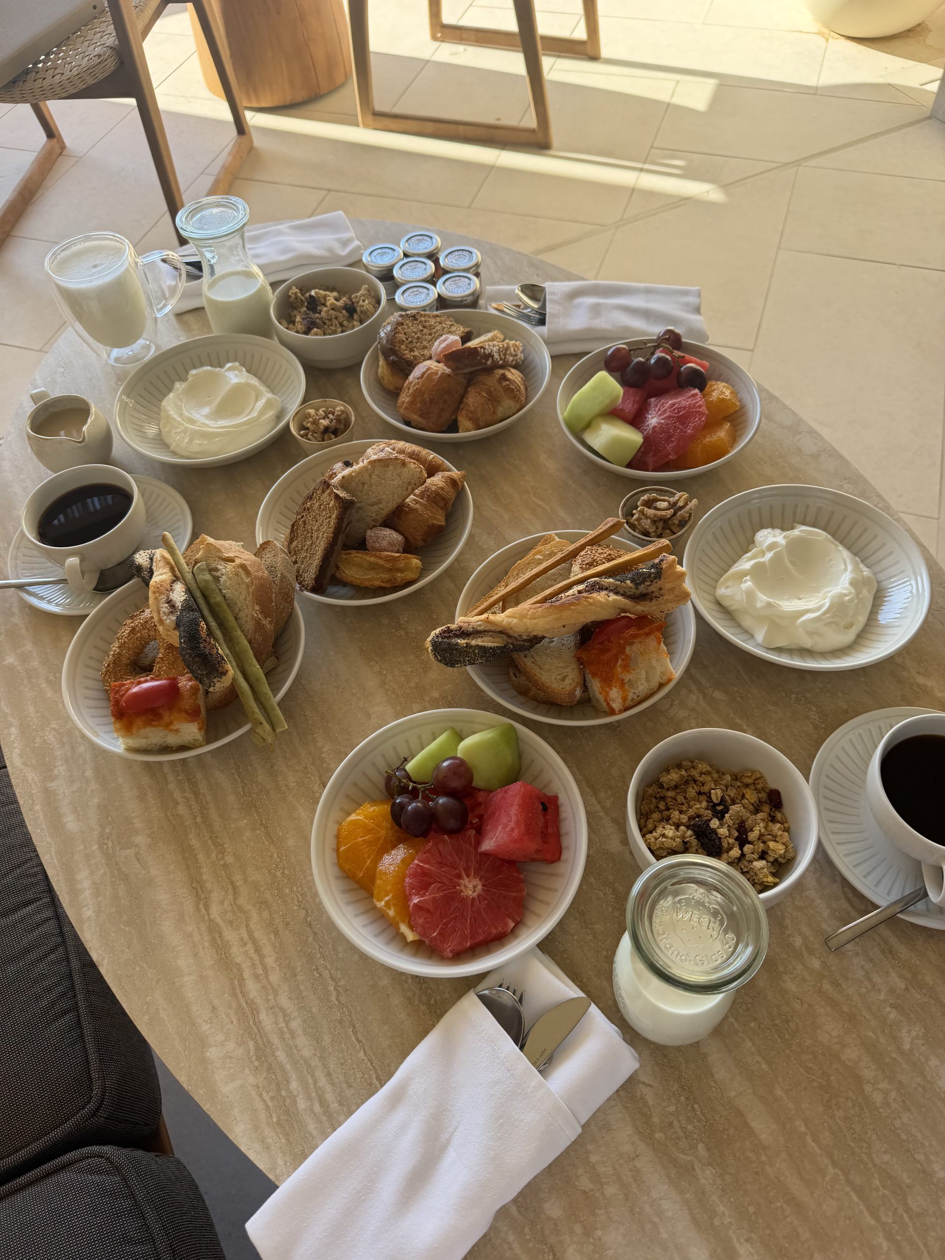 breakfast room service AMOH